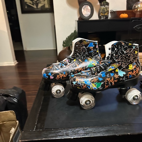 Ultra Bright Light Up Skates: - Picture 7 of 7